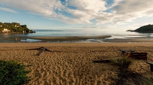 Tākaka_beach